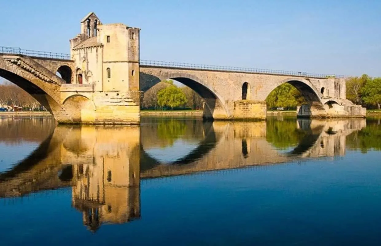 Suite & Spa Avignon Apartment