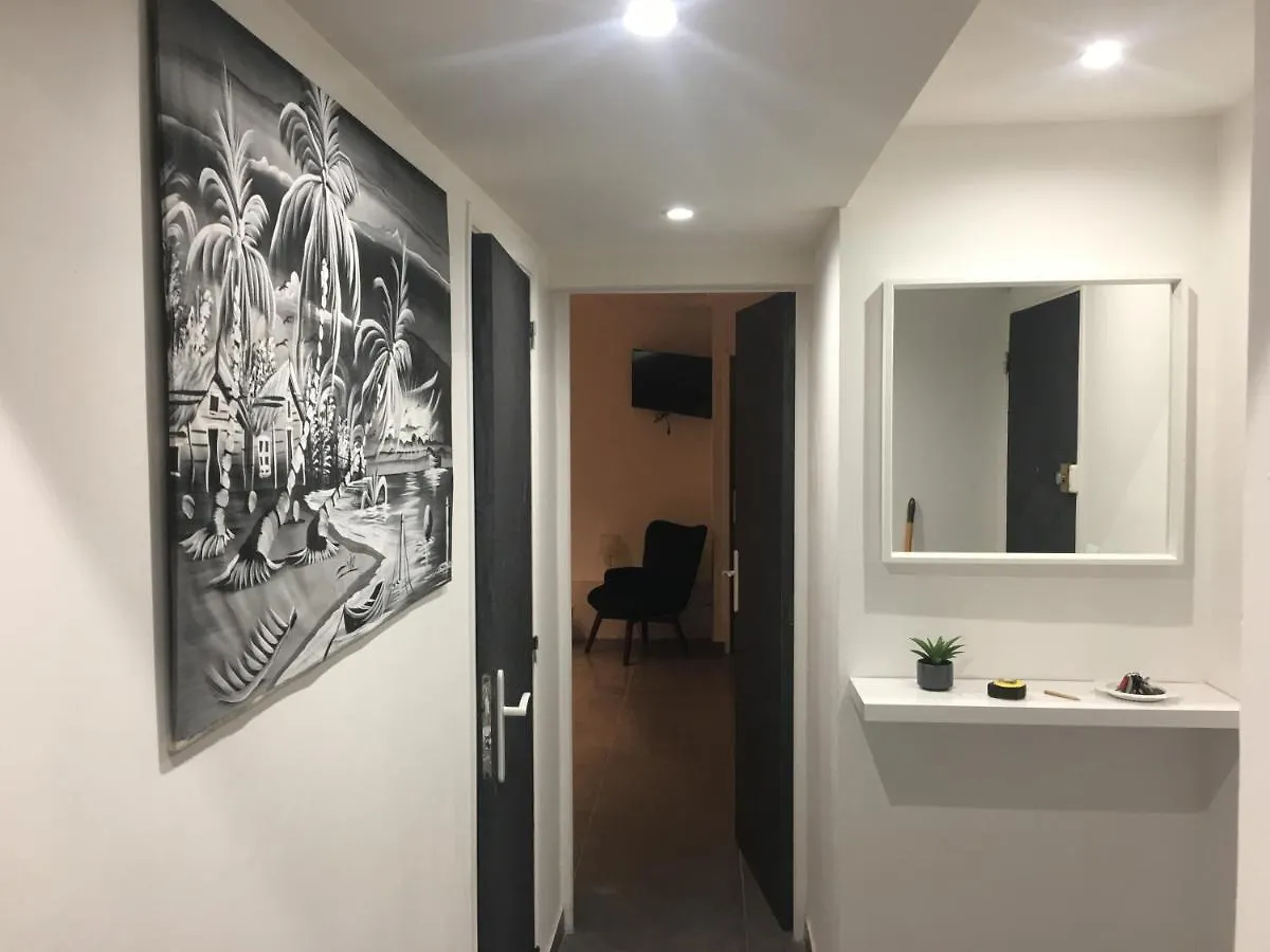 Suite & Spa Avignon 0*,  France