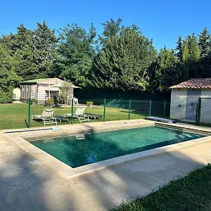  Camping Avignon, Joli En Campagne Très Proche De La